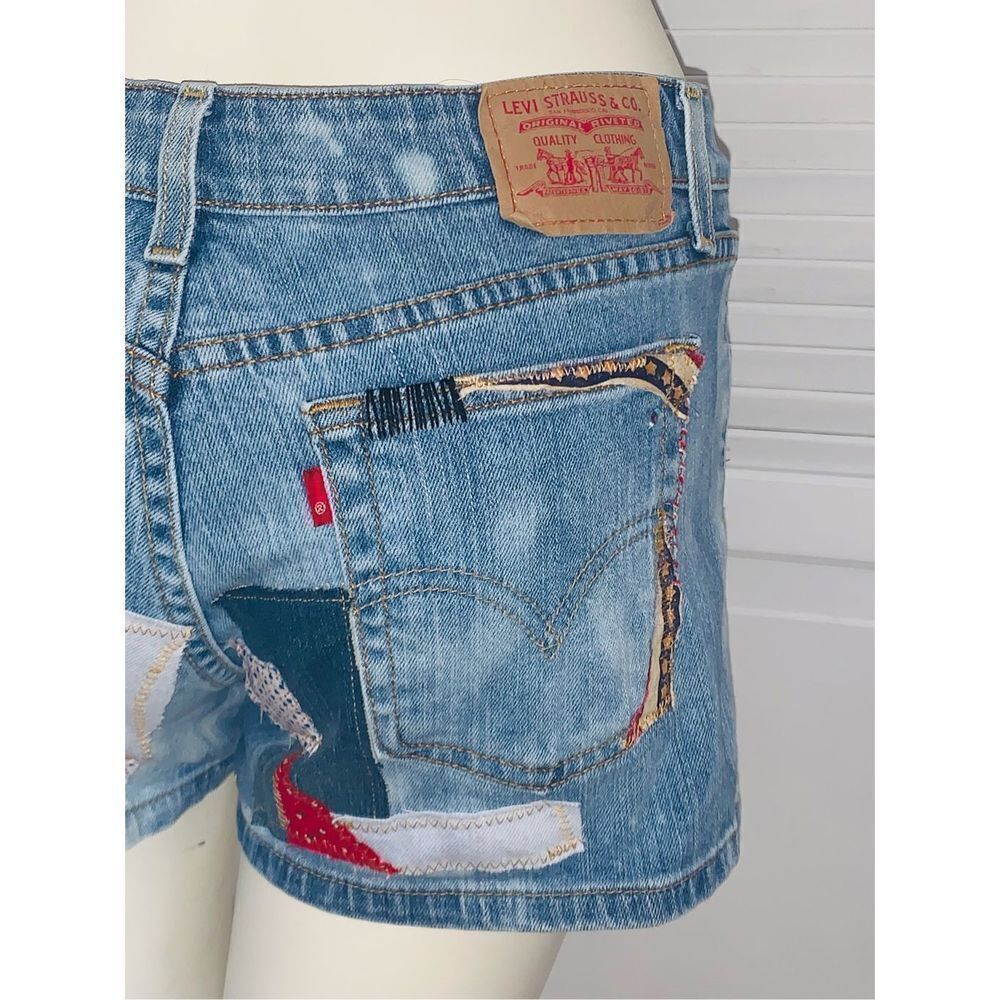 Vintage‎ Y2K Custom Levi’s Patriotic Patchwork Shorts Size 9 - Picture 10 of 17